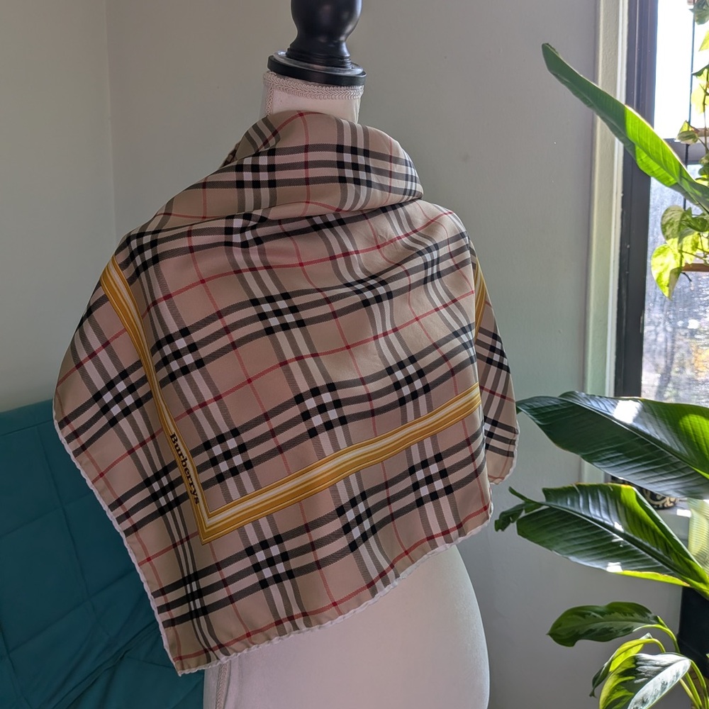 Burberry’s Vintage Beige and Yellow Checkered Silk Scarf - Burberry - Picture 2 of 11